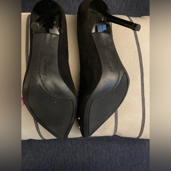 Guess Suede Stiletto Heels with Silver Studs Black "WGMAIRE" Sz 8 NEW No Box - Picture 5 of 8